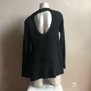 BLACK SLIT CHOKER BACK SWEATER TUNIC